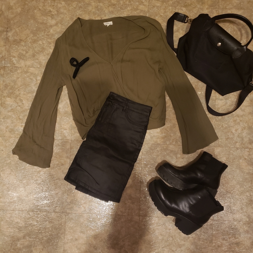 Bell sleeve top